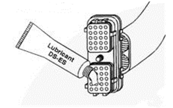 在ECM接頭端面涂一薄層潤滑劑-柴油發(fā)電機(jī)組.png